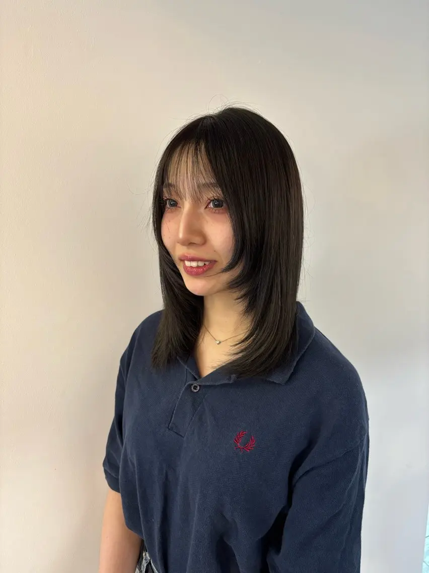 ミディアム 顔周りカット レイヤーカット 小顔カット カット 小嶋 咲輝のヘアスタイル