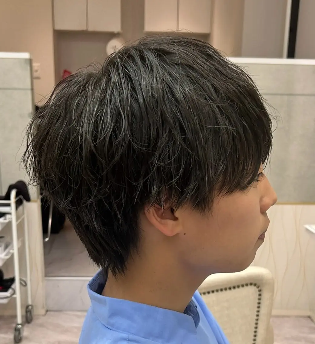 ショート パーマ メンズ カット 岩城 滉成のヘアスタイル