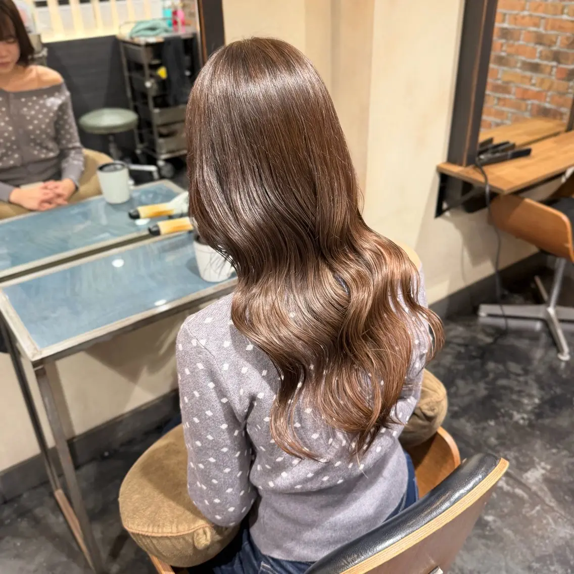 ロング カラー ブラウンカラー オリーブブラウン オレンジ 韓国風ヘア ヘアカラー トリートメント 芦刈 咲来のヘアスタイル