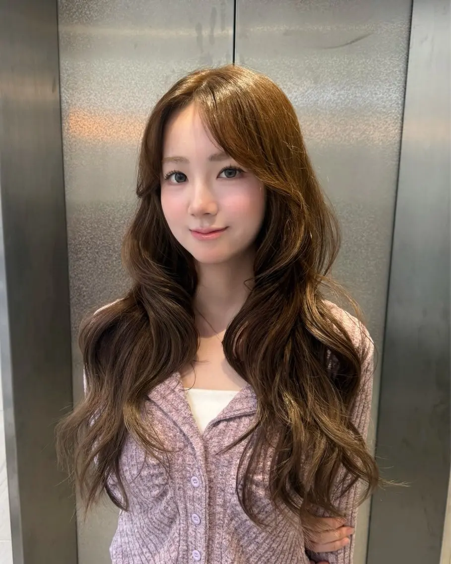 ロング ロングレイヤー 学生 髪質改善 韓国風ヘア レイヤーカット ヘアカラー トリートメント もも/透明感/ 暖色カラー/韓国ヘアのヘアスタイル