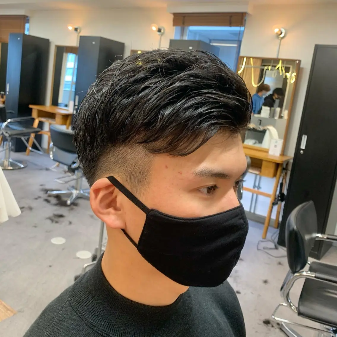 ショート パーマ メンズ フェードカット メンズパーマ かきあげバング ニュアンスパーマ カット パーマ メンズ特化美容師/ 藤戸 椋のヘアスタイル