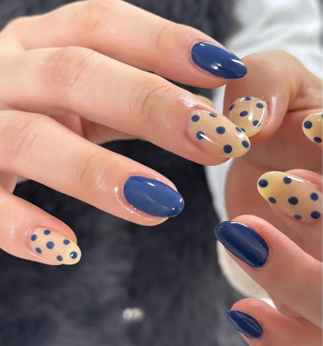 ネイル ドット Ihoji Hotaruのネイルデザイン