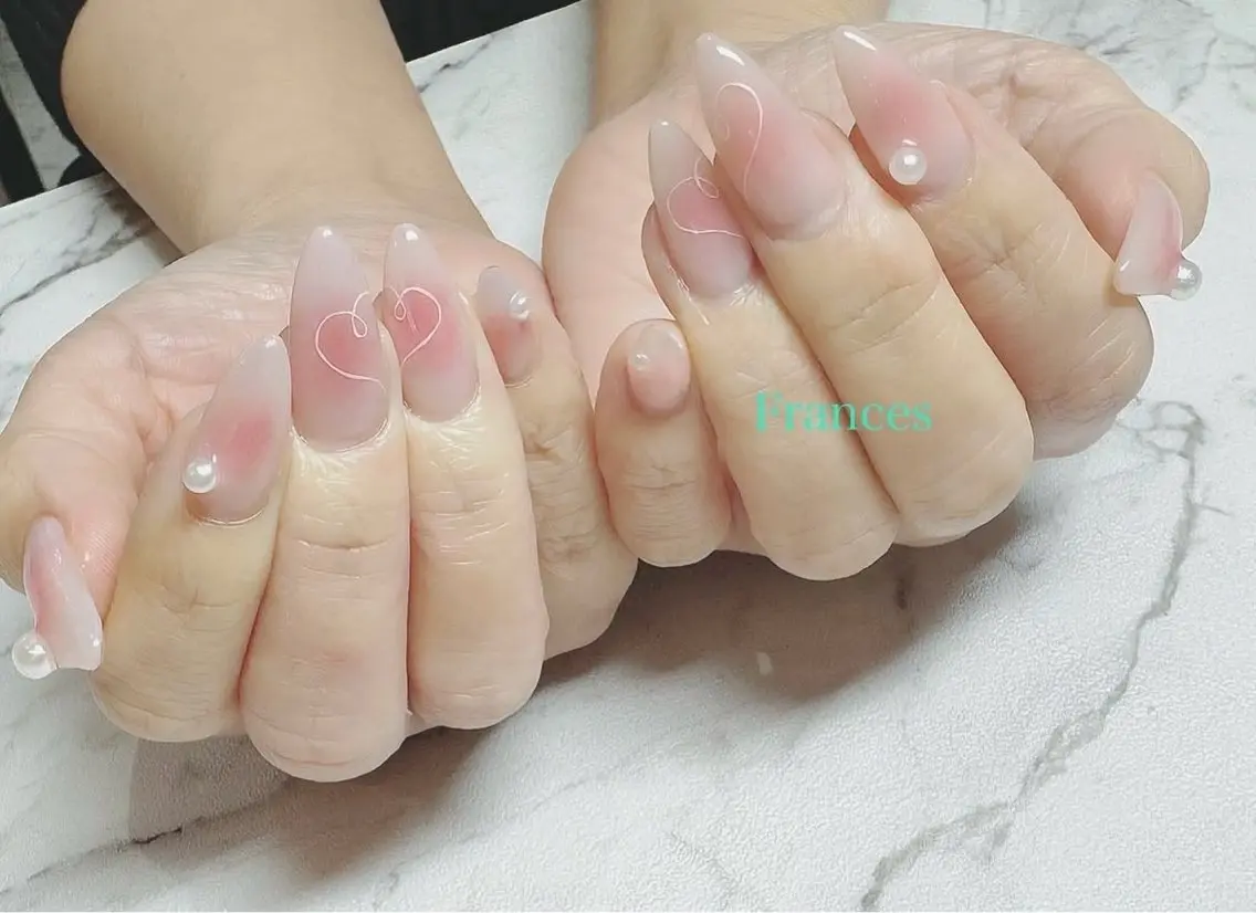 ネイル チークネイル ハート Frances 今村のネイルデザイン