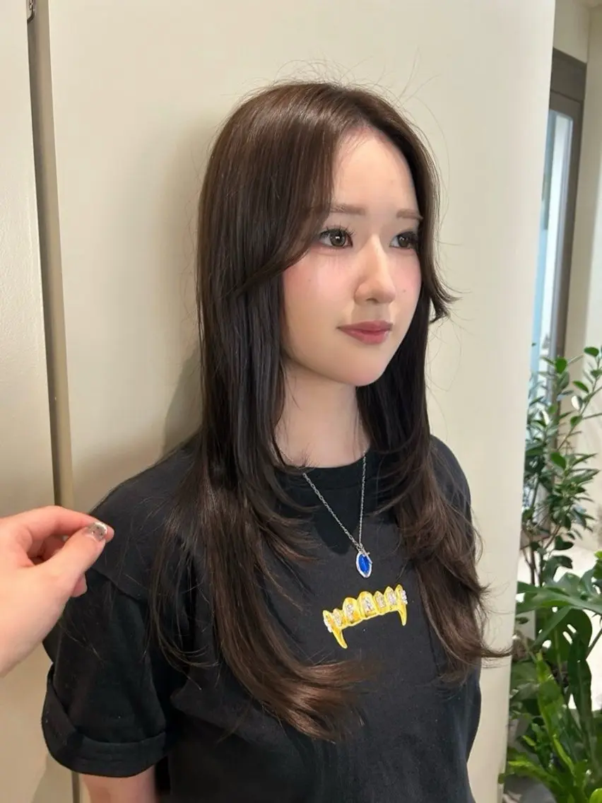 ロング カラー ベージュカラー 透明感カラー レイヤーカット カット ヘアカラー トリートメント 透明感カラー レイヤー/むつきのヘアスタイル