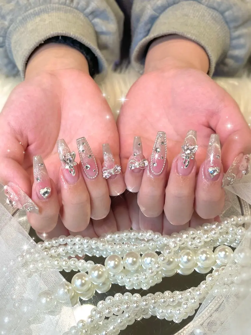 ネイル マグネットネイル 持ち込み ストーンネイル ハンドネイル yurika 🌷.*･ﾟのネイルデザイン