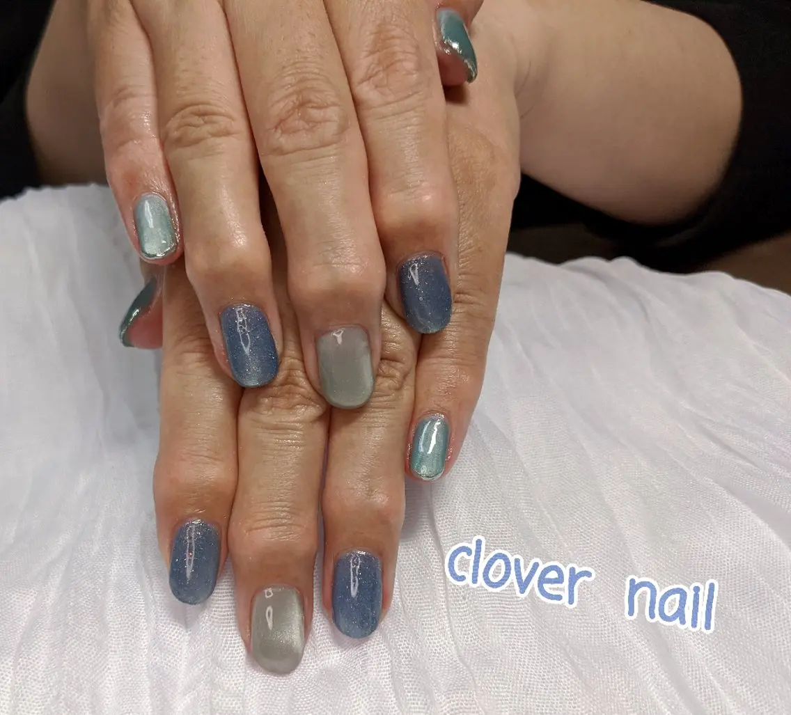 ネイル ブルー ミラーネイル ハンドネイル clover nailのネイルデザイン