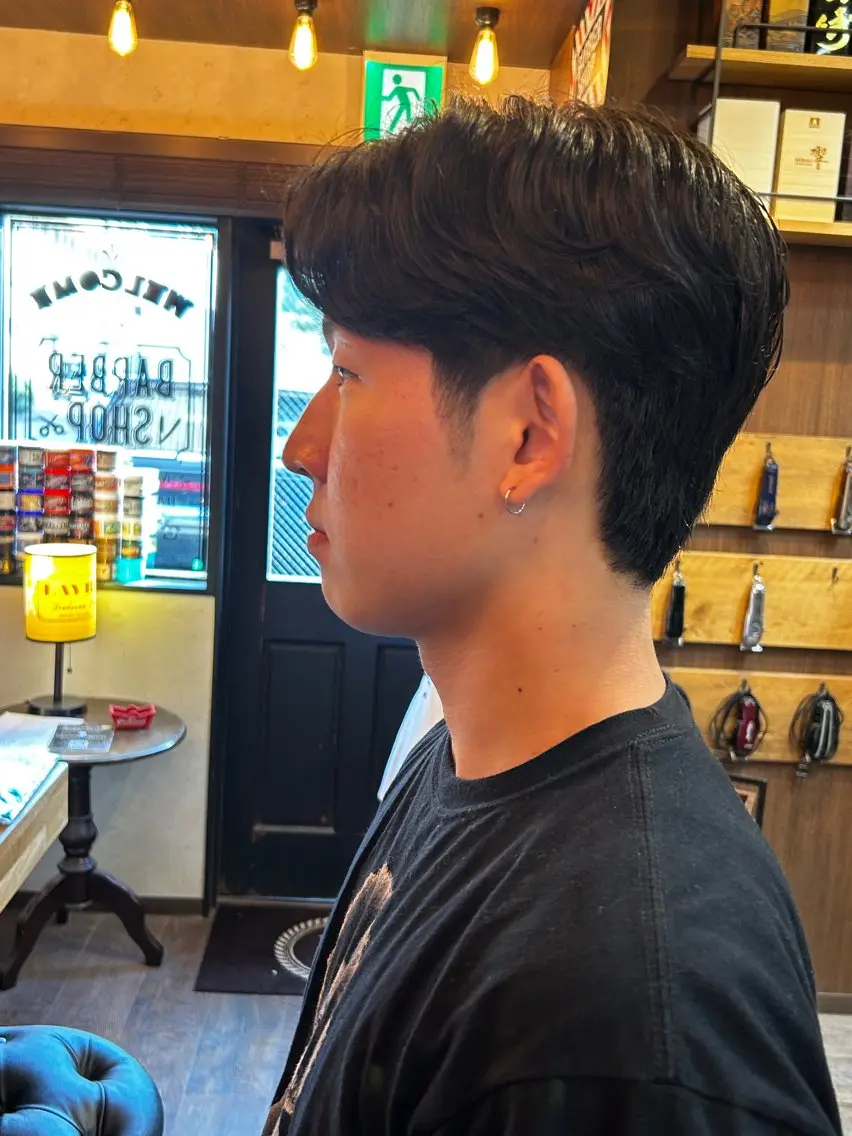 ミディアム パーマ メンズ ミディアムパーマ メンズ韓国風 メンズパーマ 韓国風ヘア ニュアンスパーマ 吉田 愛恵のヘアスタイル