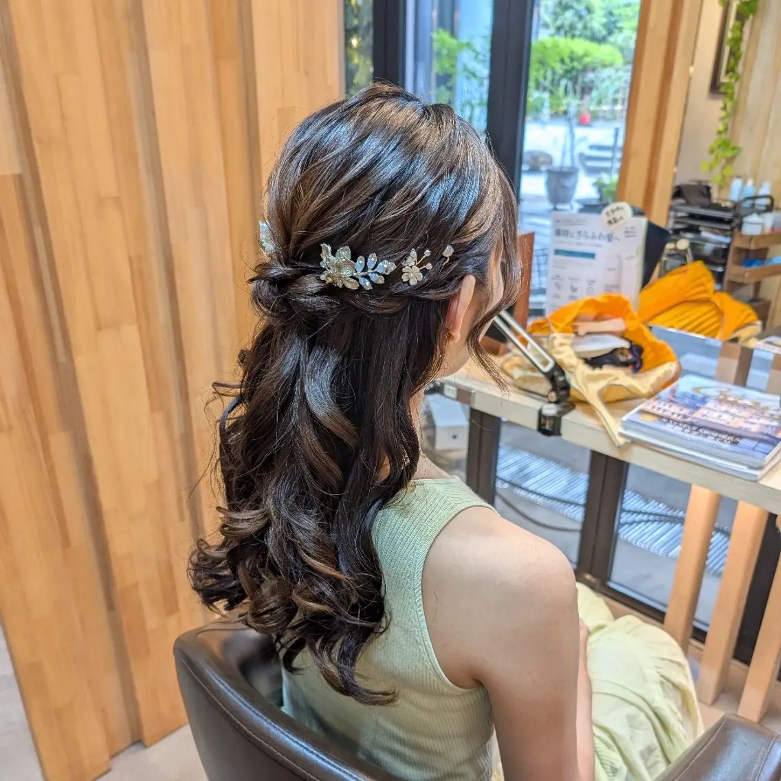 セミロング ヘアアレンジ ハーフアップ ヘアセット koto💭 コトのヘアスタイル