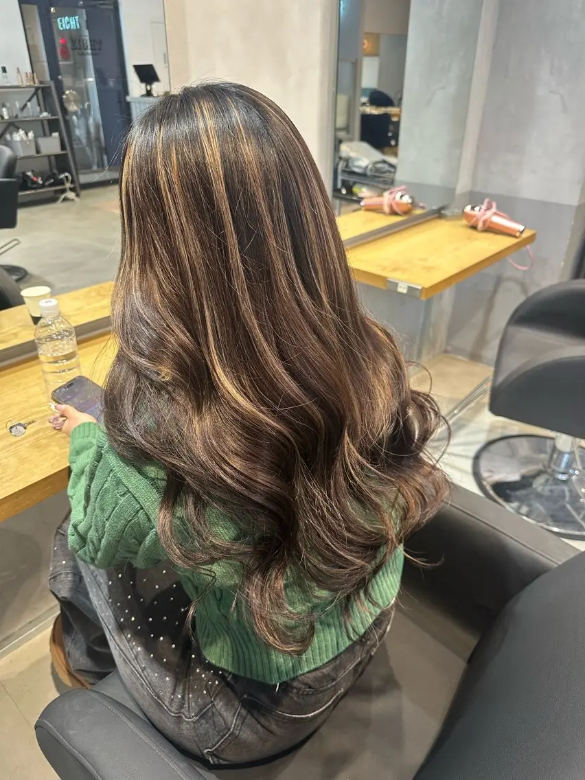 ロング カラー ヘアカラー トリートメント 🌟ハイライト/ハイ トーン🌟MIKIのヘアスタイル