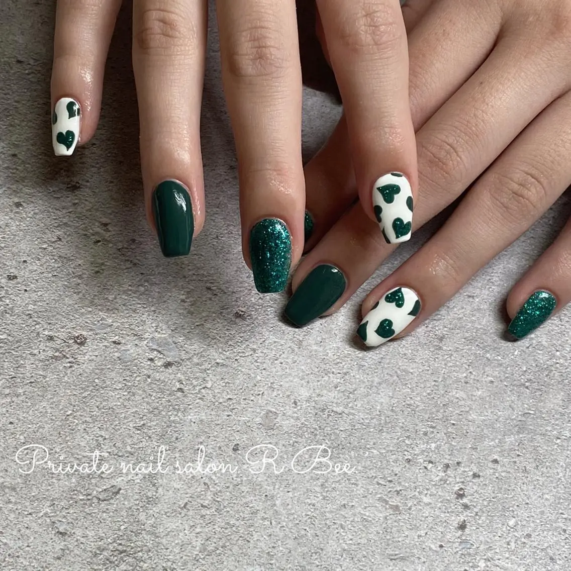 ネイル 氷ネイル・うるうるネイル ニュアンスネイル シンプルネイル 冬ネイル クリスマス aneu. -アヌ- 💅🫧reinaのネイルデザイン