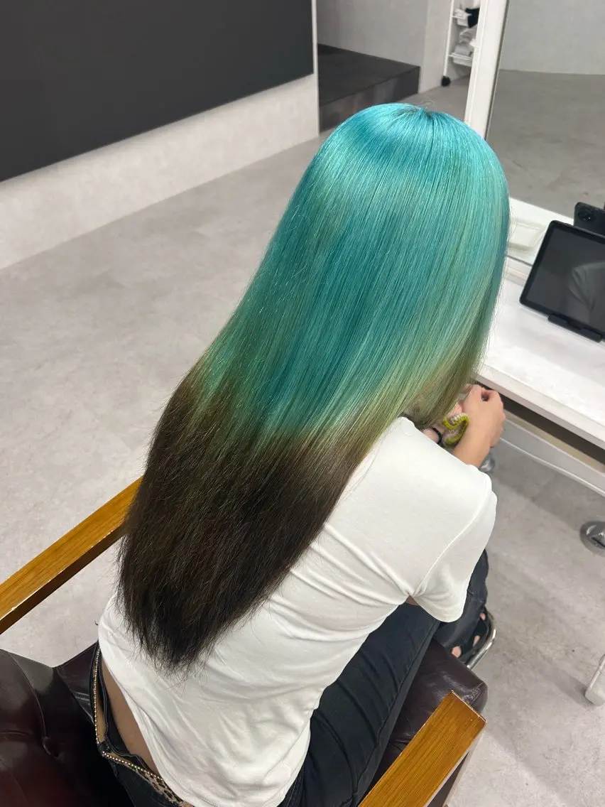 ロング ヘアカラー 🎀ブリーチカラー 🎀なつのヘアスタイル