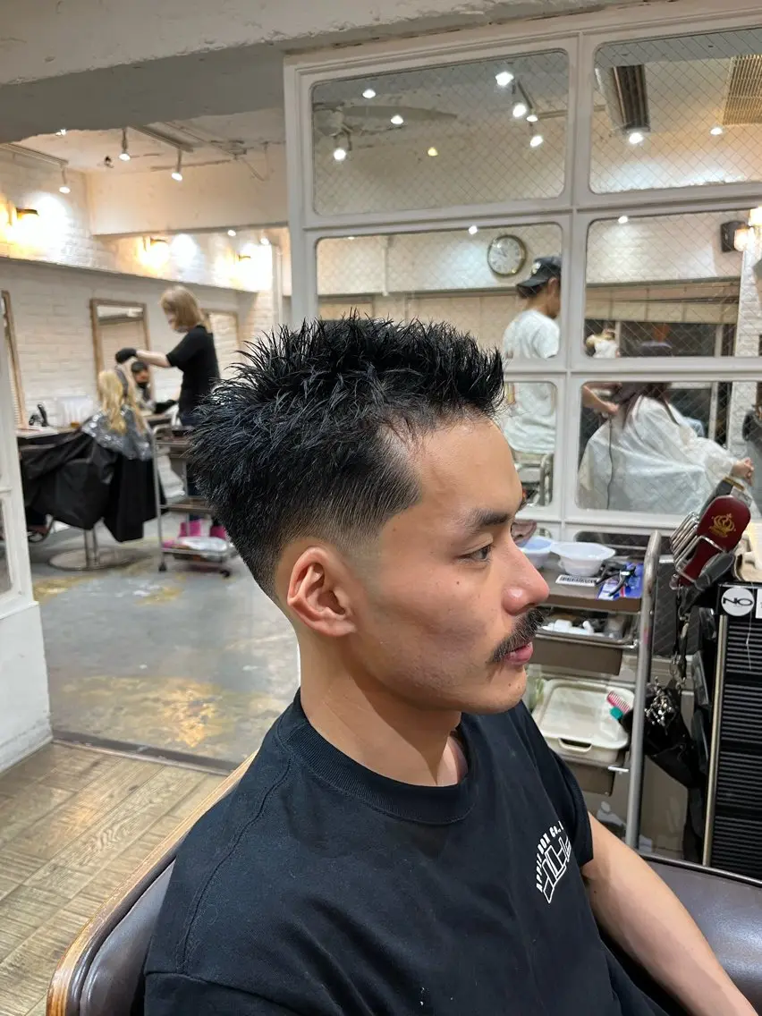 ショート メンズ センターパート ダウンパーマ フェードカット メンズハイライト メンズパーマ カット トリートメント 💈メンズ特化💈 TASUKUのヘアスタイル
