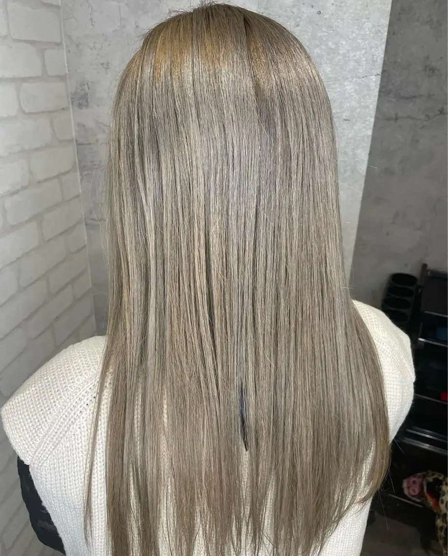 ロング カラー ヘアアレンジ グレージュ シルバー シルバーグレージュ ヘアカラー トリートメント ヘアセット トップスタイリスト Shoyaのヘアスタイル