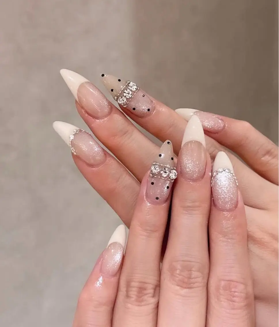 ネイル MQueen ネイルサロンのネイルデザイン