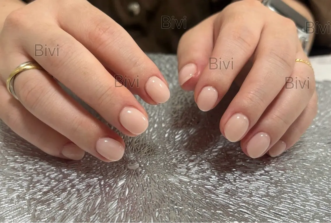 ネイル ラメ(グリッター) ピンク ワンホンネイル 冬ネイル ♡Bivi♡自爪に 優しいネイルサロンのネイルデザイン