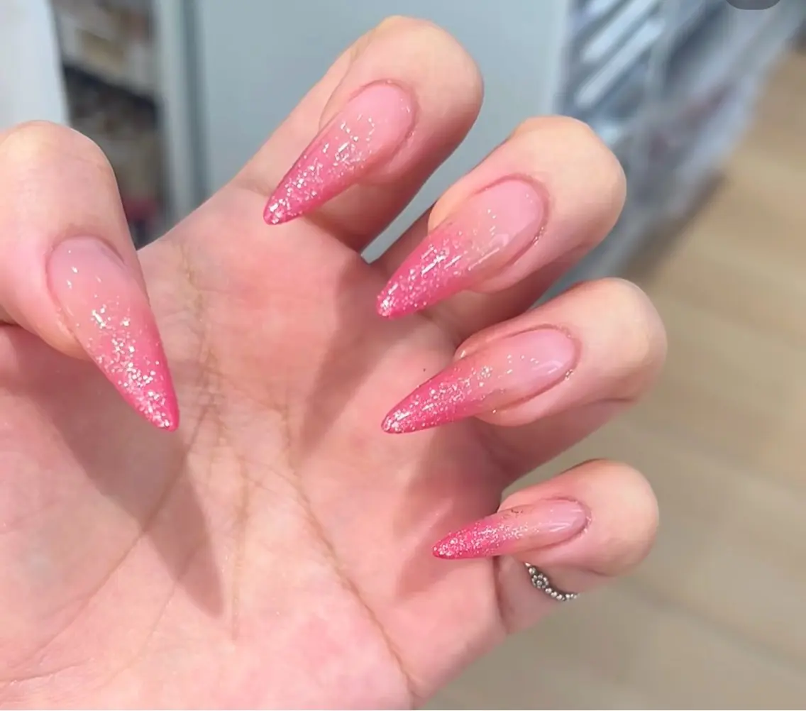 【ジュニアクーポン】チップ長さ出しラメグラデーションorカラグラデーションの写真