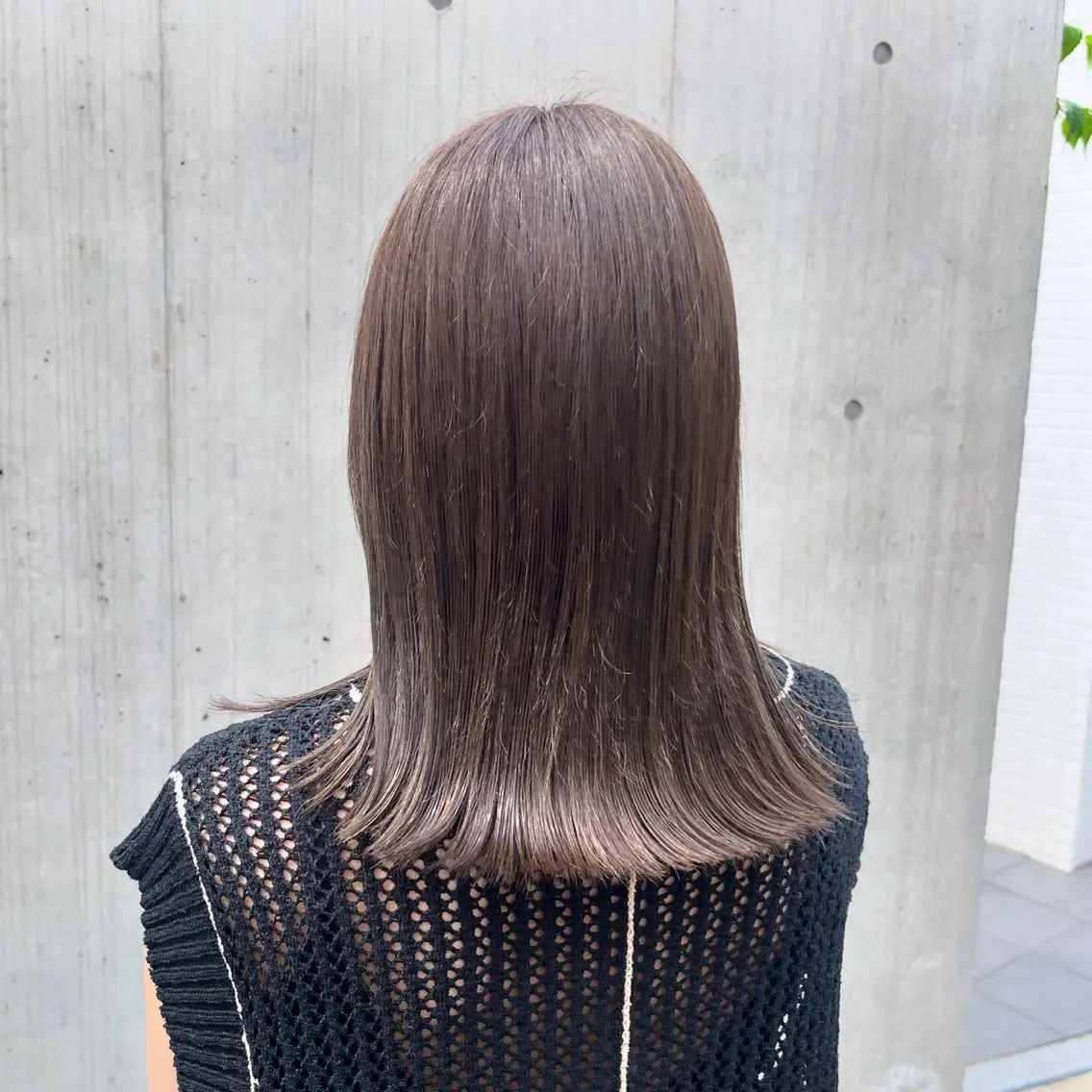 ミディアム カラー ベージュカラー ブラウンカラー ブラウンベージュ 透明感カラー オリーブベージュ ヘアカラー トリートメント ヘッドスパ ヘアセット カジュアルを女っぽく 𝗮𝘆𝗮𝗰𝗼のヘアスタイル