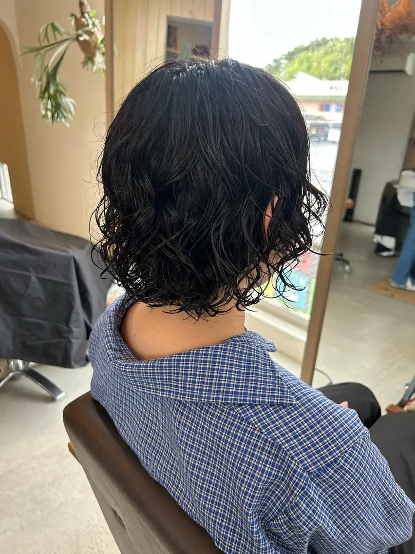 ショート パーマ 綿貫 美雪のヘアスタイル