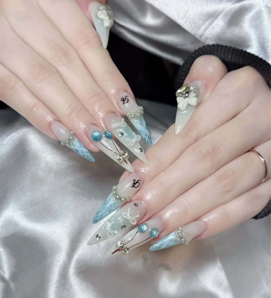 ネイル チークネイル フラッシュネイル ガーリー ロングネイル マグネットネイル ハンドネイル Rei _Nail 新宿のネイルデザイン