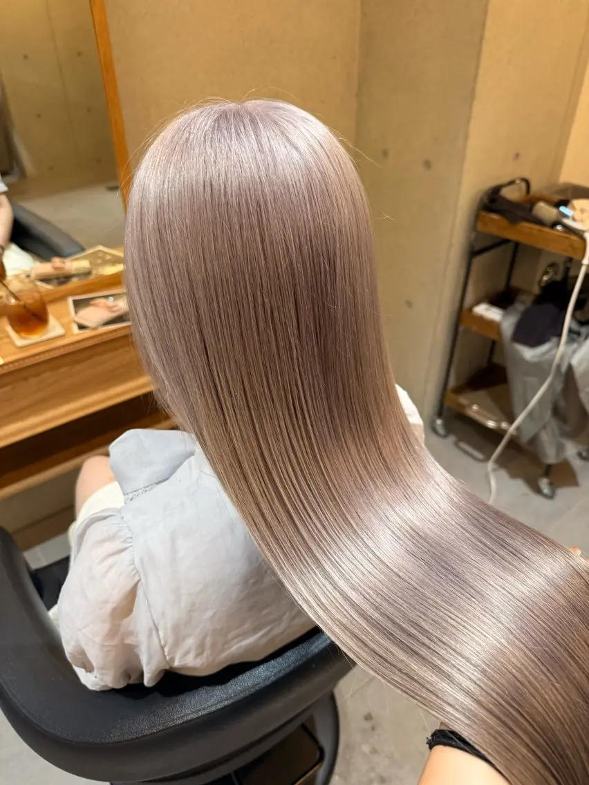 ロング カラー ヘアカラー トリートメント RINA .のヘアスタイル