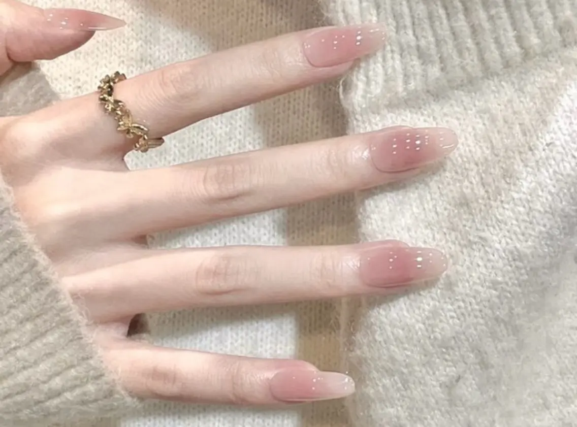 ⭐️ベース付きチークカラー⭐️自爪オフ込みの写真
