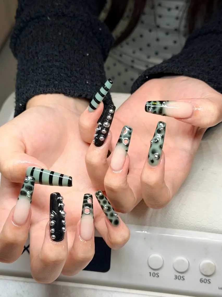カラー RUBY NAIL& BEAUTY SPAのネイルデザイン