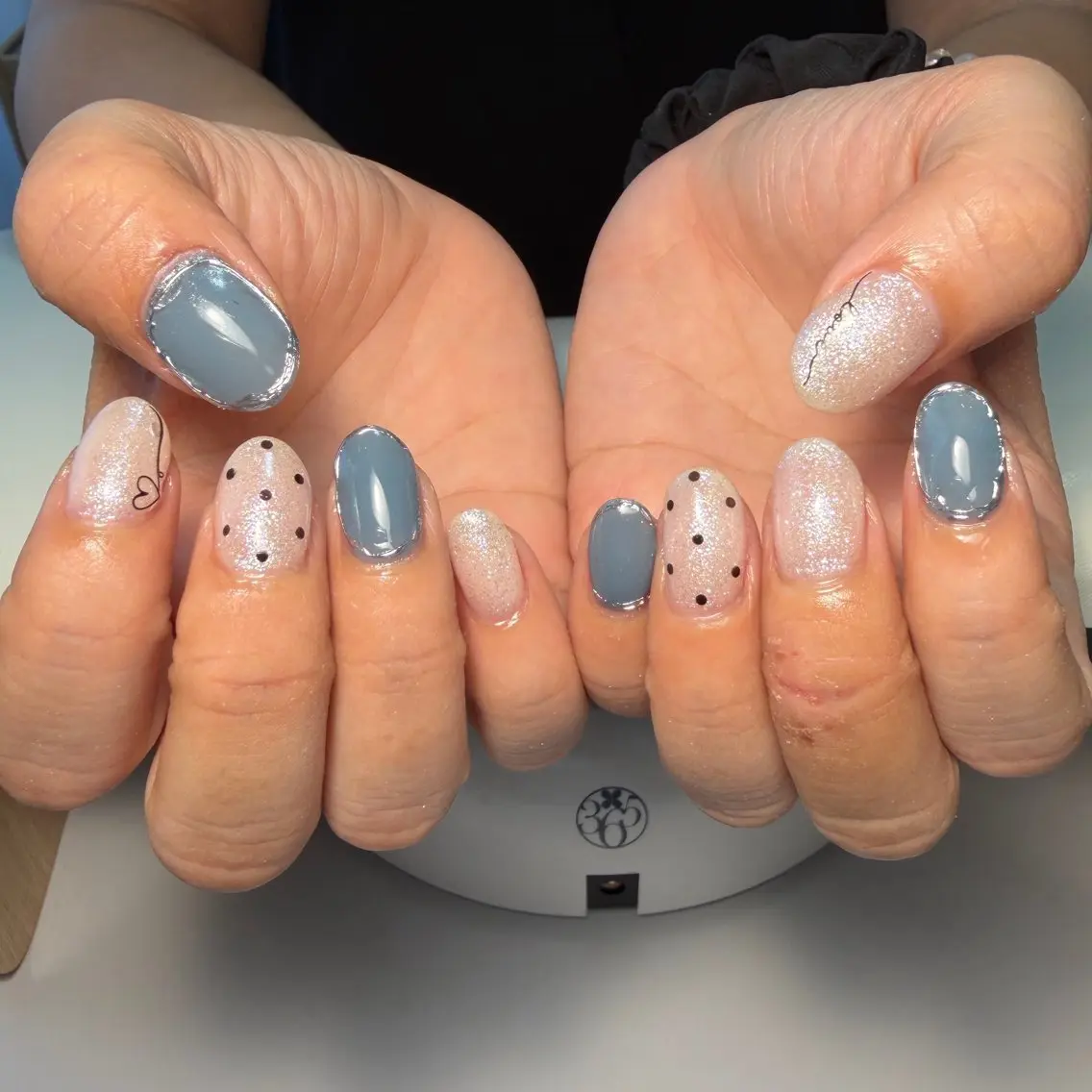 ネイル ブルー ドット ハート キラキラネイル ラメ(グリッター) ハンドネイル プライベートサロン NAIL BY YUのネイルデザイン