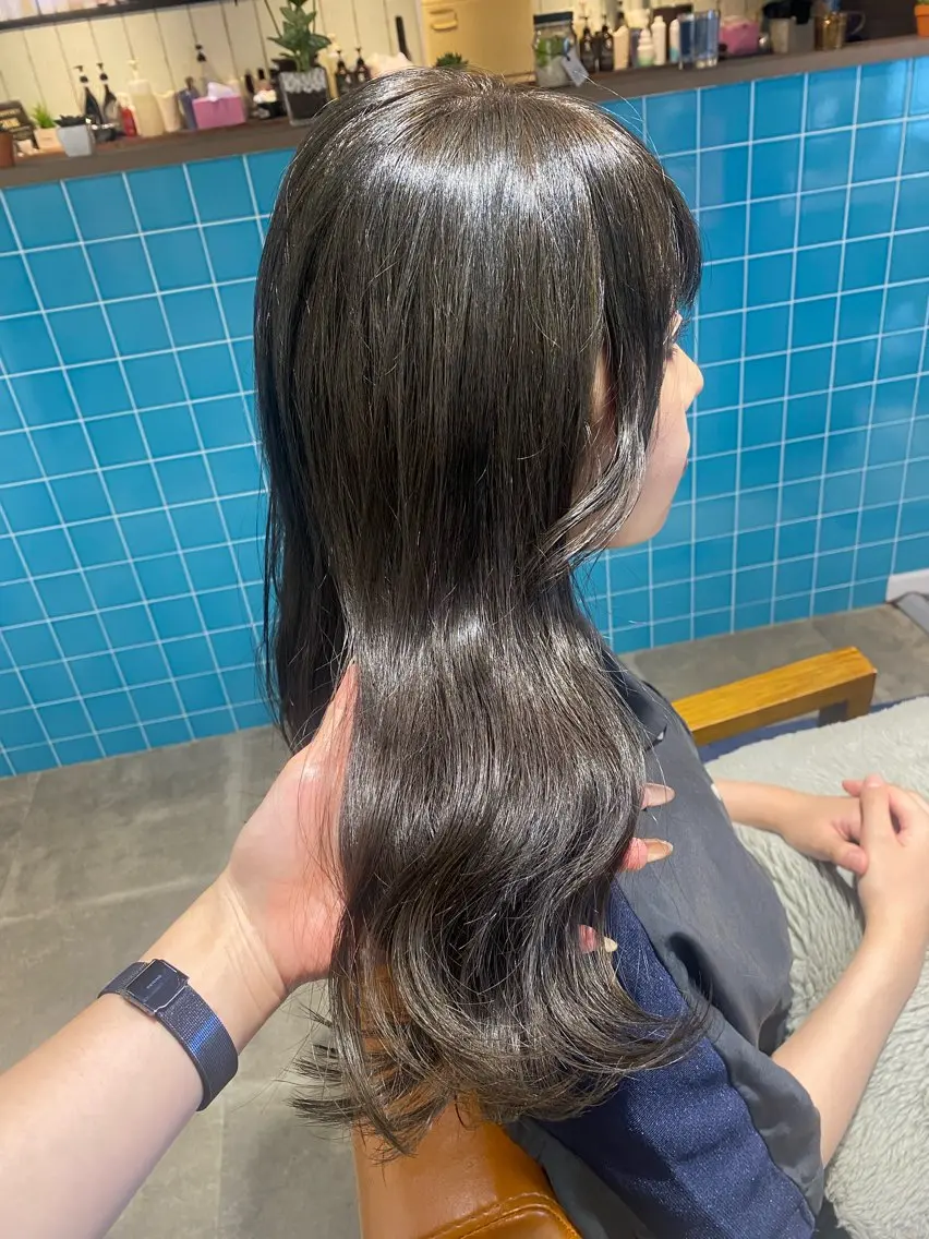 カラー 🩵盛れる顔周りヘア EMI🩵のヘアスタイル