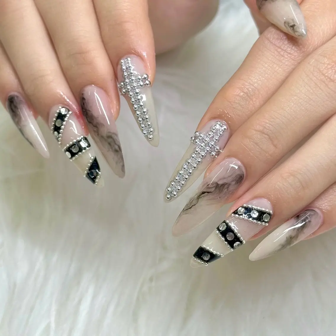 ネイル ニュアンスネイル ハンドネイル Bianca浦和西口 Takenouchiのネイルデザイン