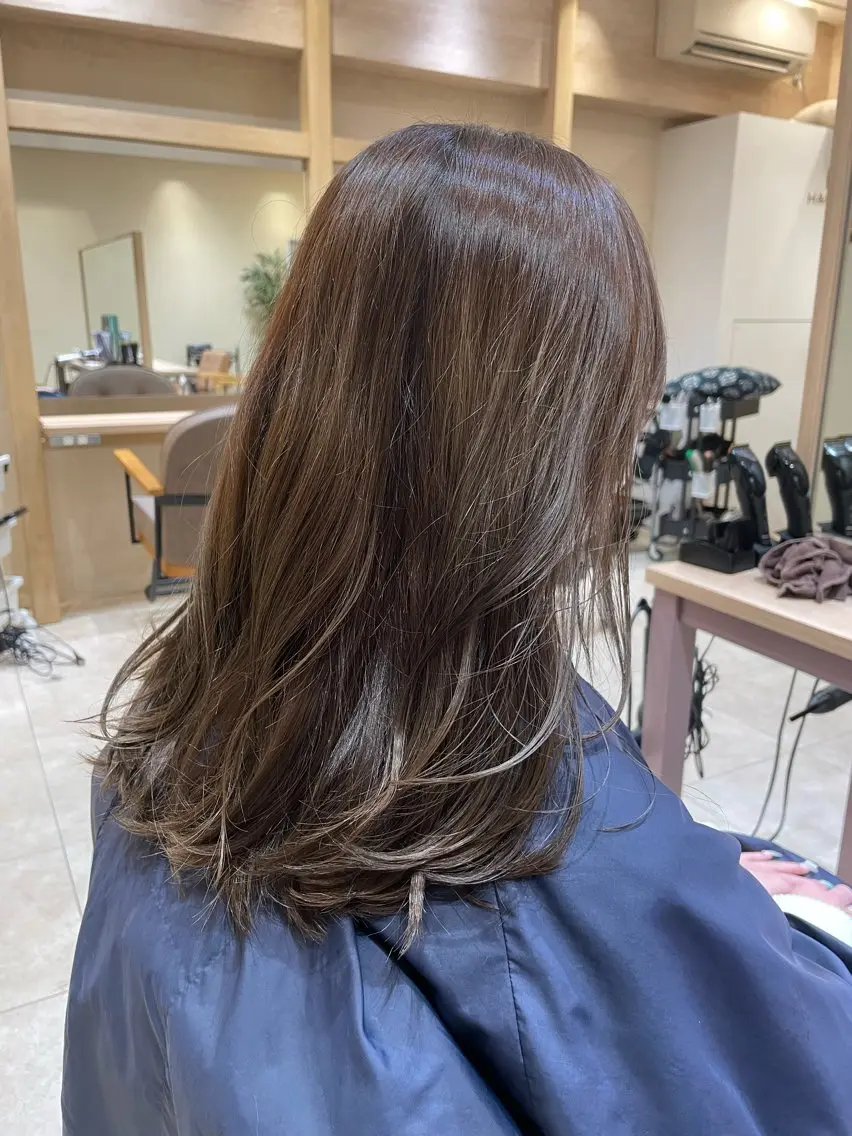 ジュニアスタイリスト指定クーポン土日限定カラー+トリートメントの写真