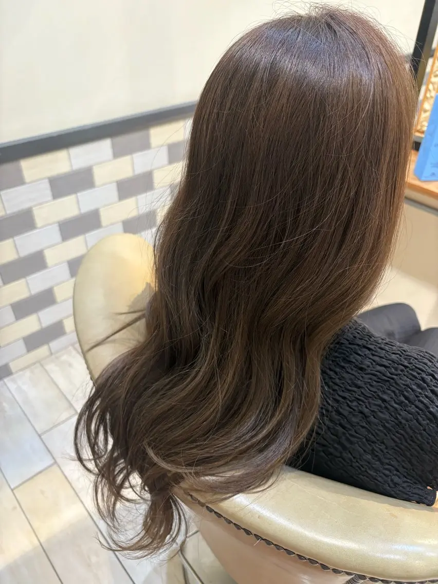ロング カラー ヘアカラー トリートメント SUZUKI AIRIのヘアスタイル