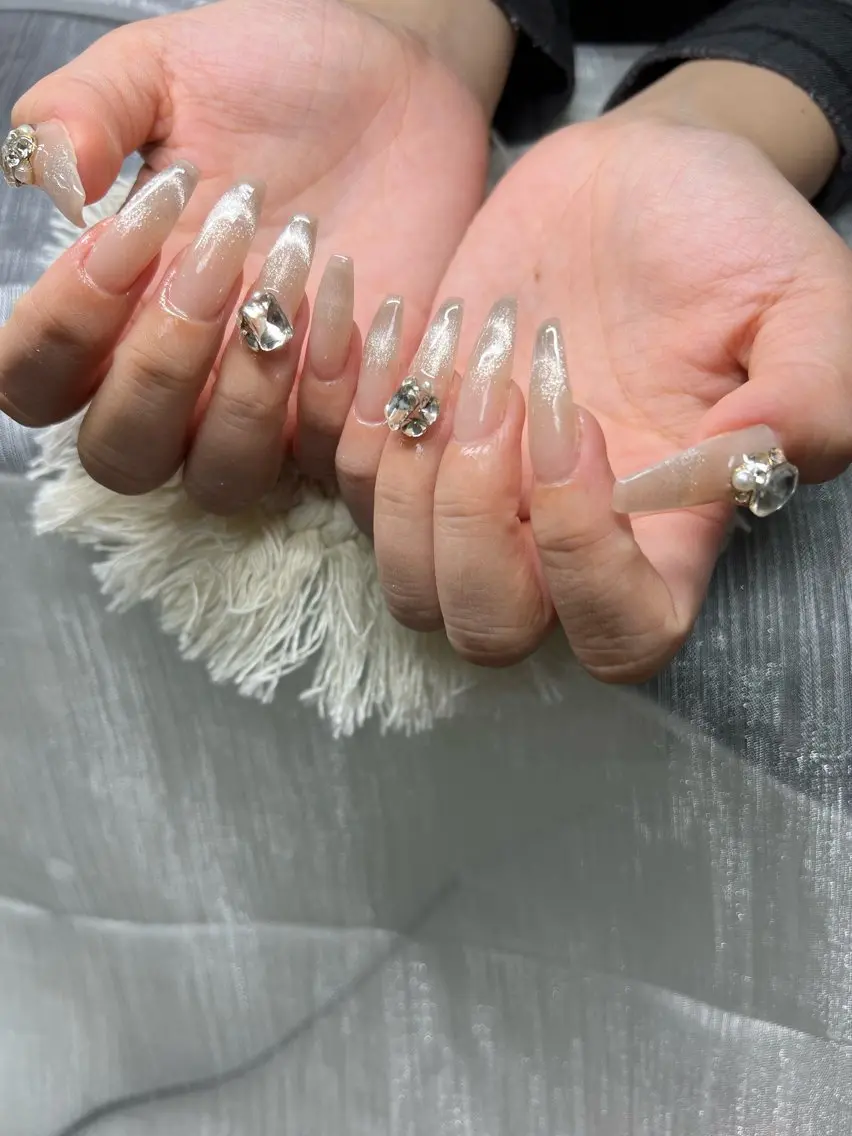ネイル オーロラネイル チークネイル 長さ出し フットネイル フレンチネイル ハンドネイル Lee Nailsのネイルデザイン