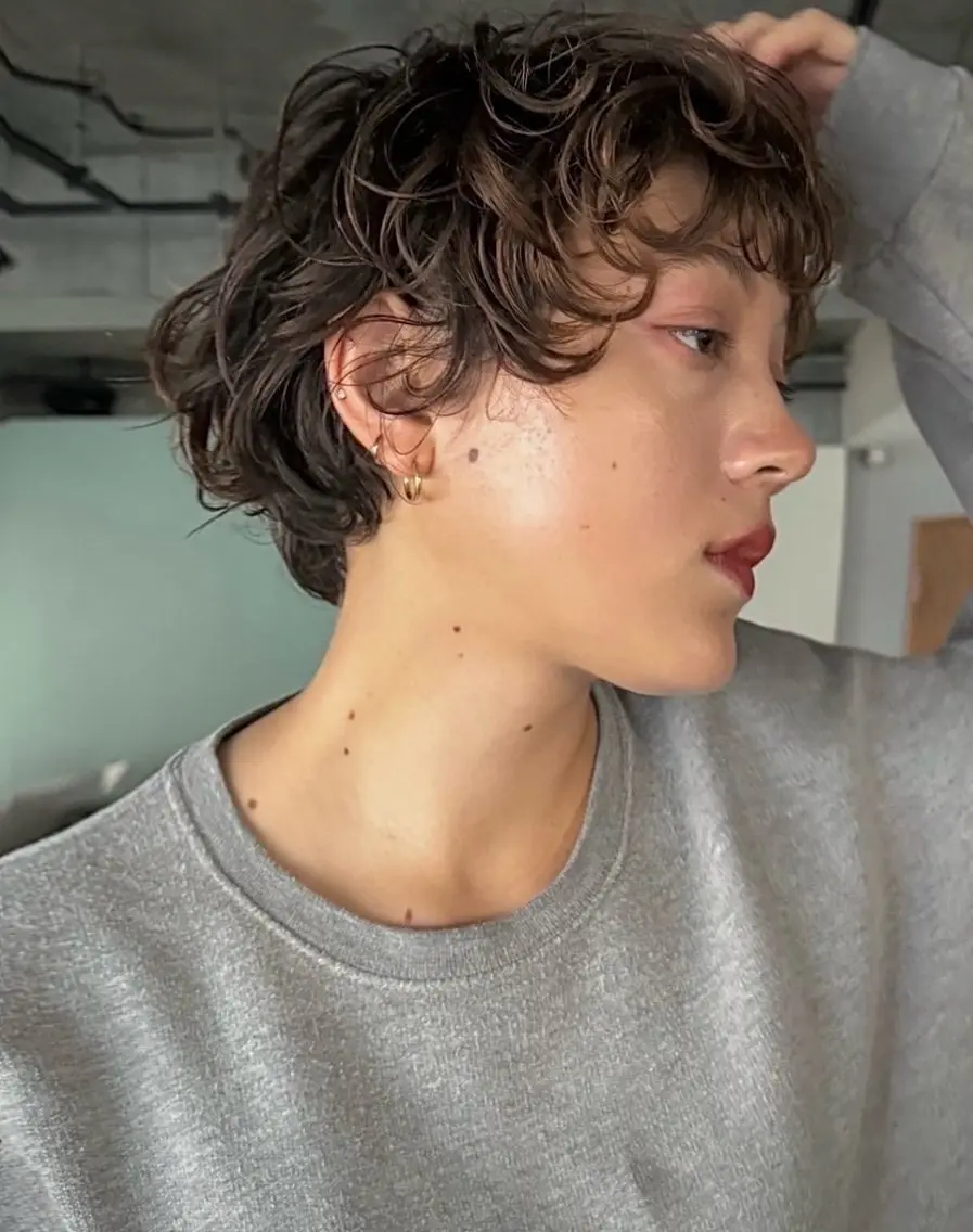ショート くせ毛 ショートヘア ブリーチカラー/ブロ ンドレイヤーカットのヘアスタイル