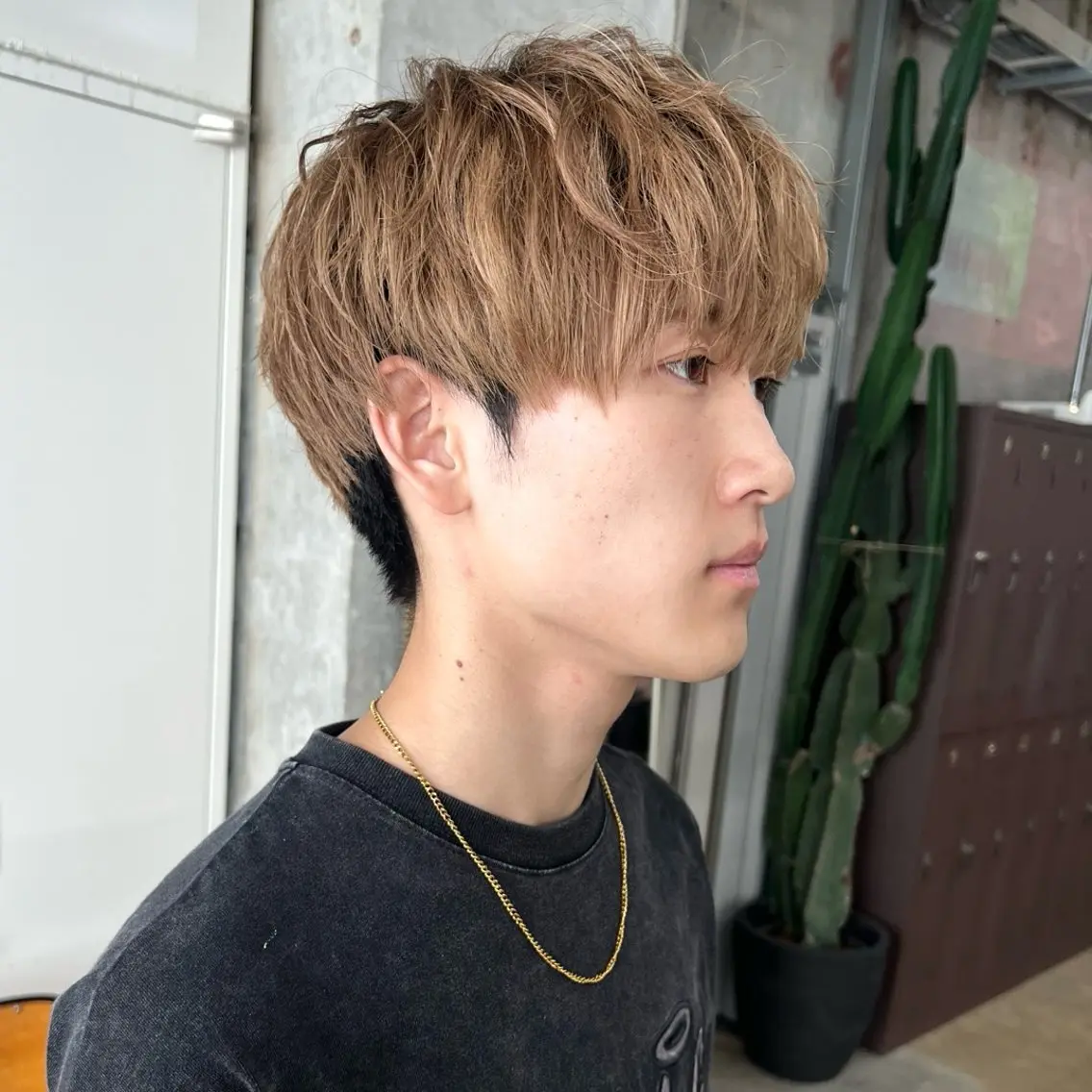 ショート カラー メンズ ベージュカラー ミルクティーベージュ カット ヘアカラー レイヤー / メンズ 🇰🇷 細江 美紅のヘアスタイル
