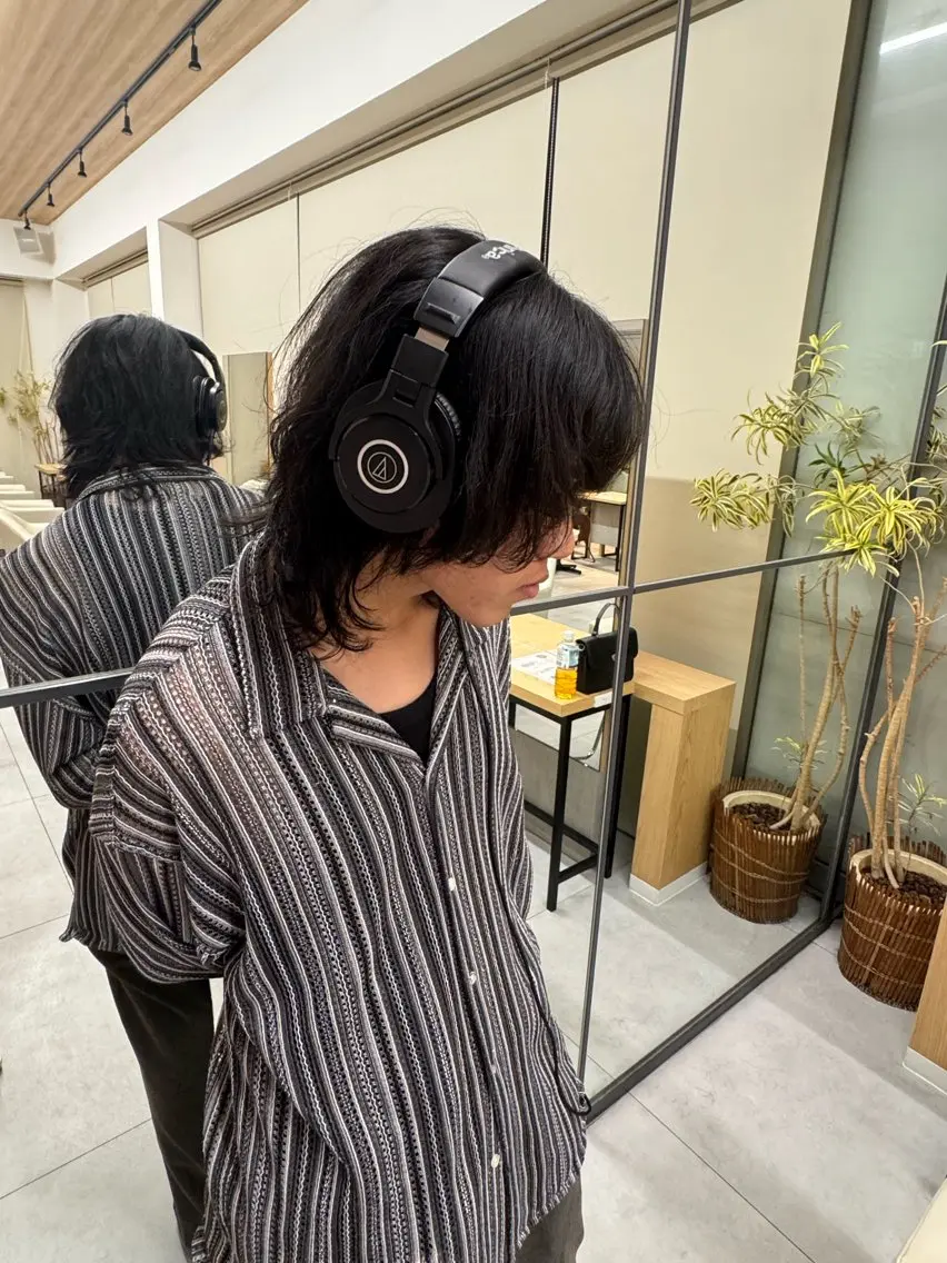 ミディアム メンズ レイヤーカット 八木 佑菜のヘアスタイル