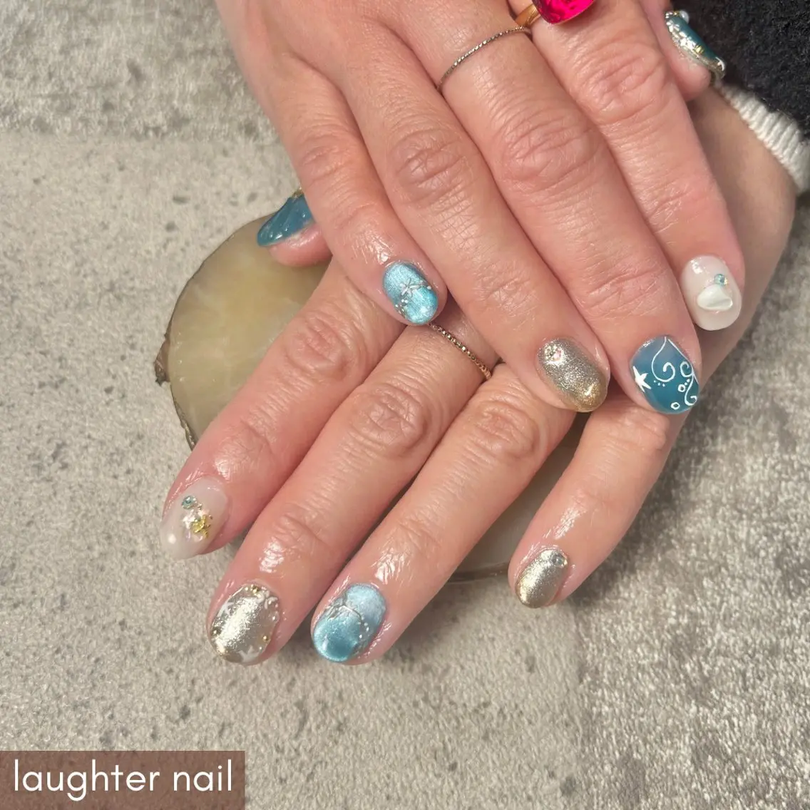 ネイル アートネイル 長さ出し ジェルネイル マグネットネイル 持ち込み ハンドネイル laughter nailのネイルデザイン