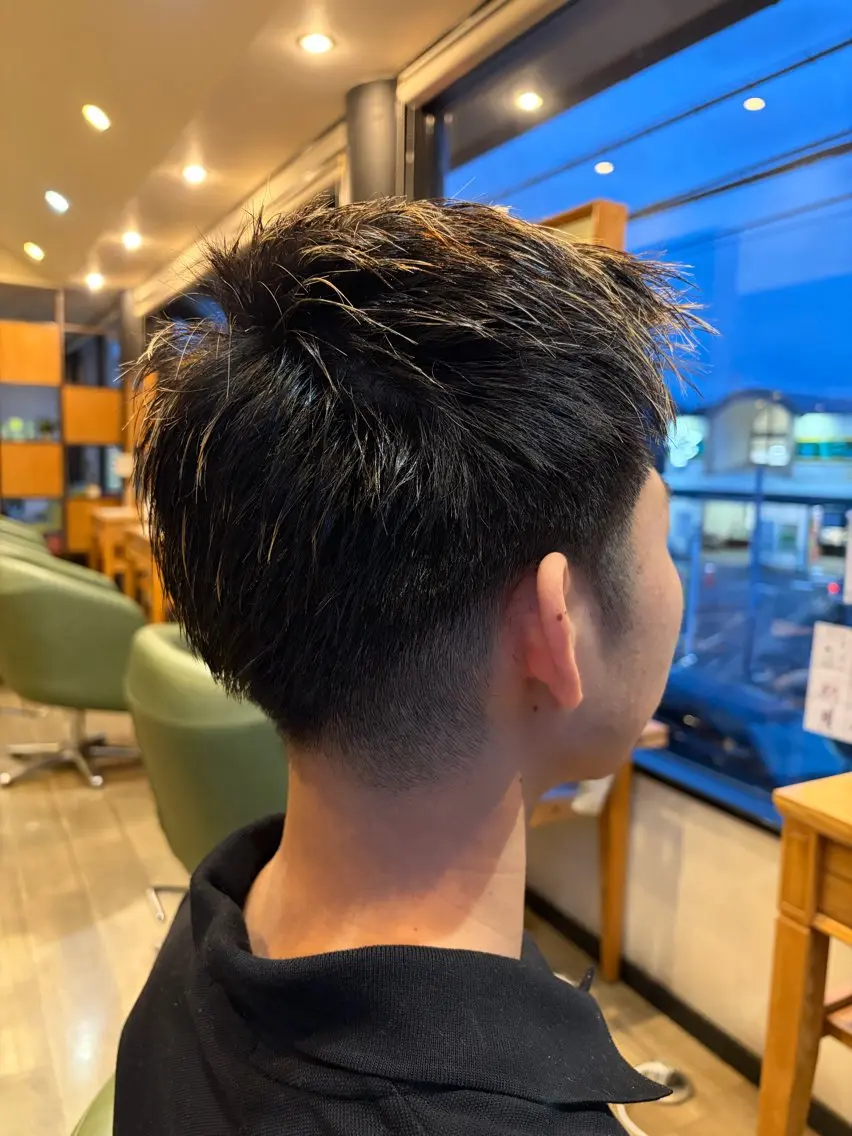 メンズ アップバング ツーブロック 刈り上げ メンズベリーショート 中村 仁哉のヘアスタイル