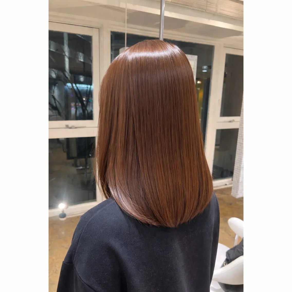 セミロング カラー 海老原 若菜のヘアスタイル