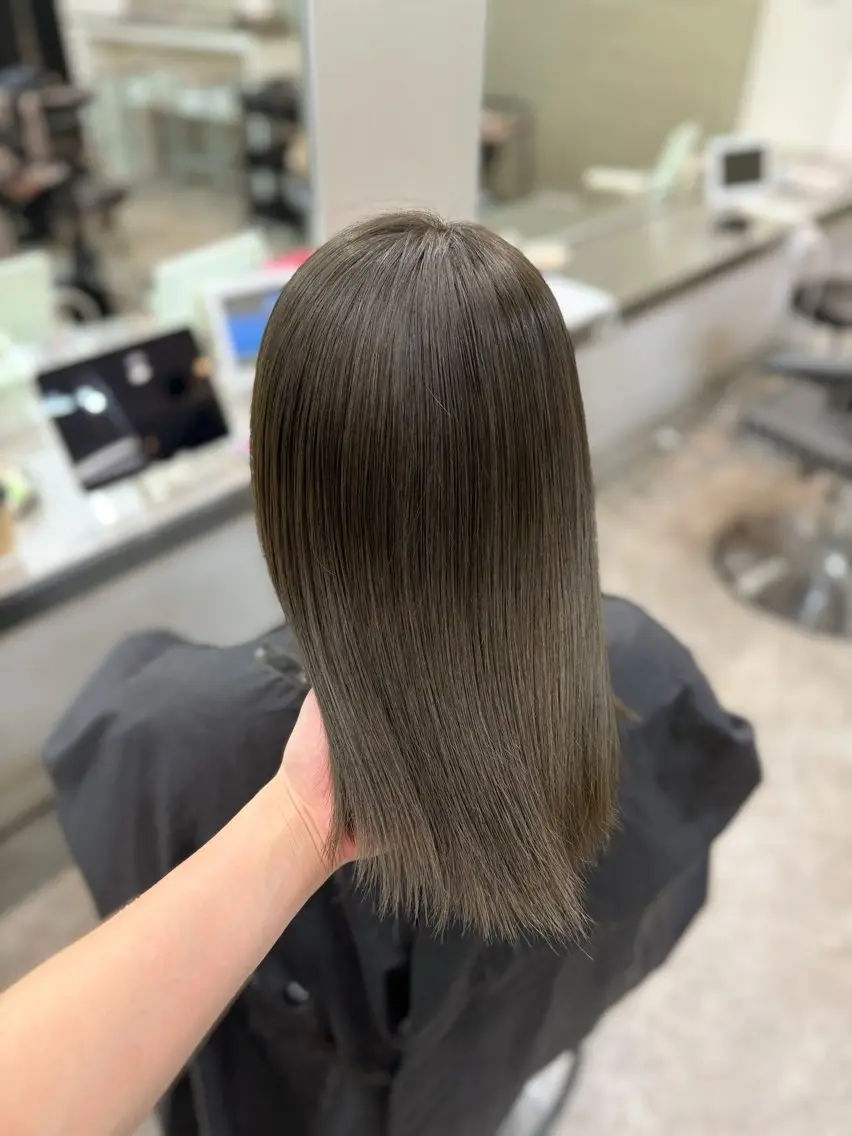 セミロング ヘアカラー 小林 円香のヘアスタイル
