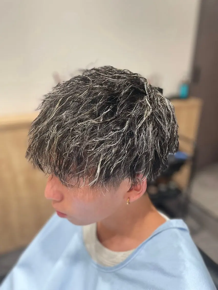 カット+ツイストorスパイラルパーマの写真