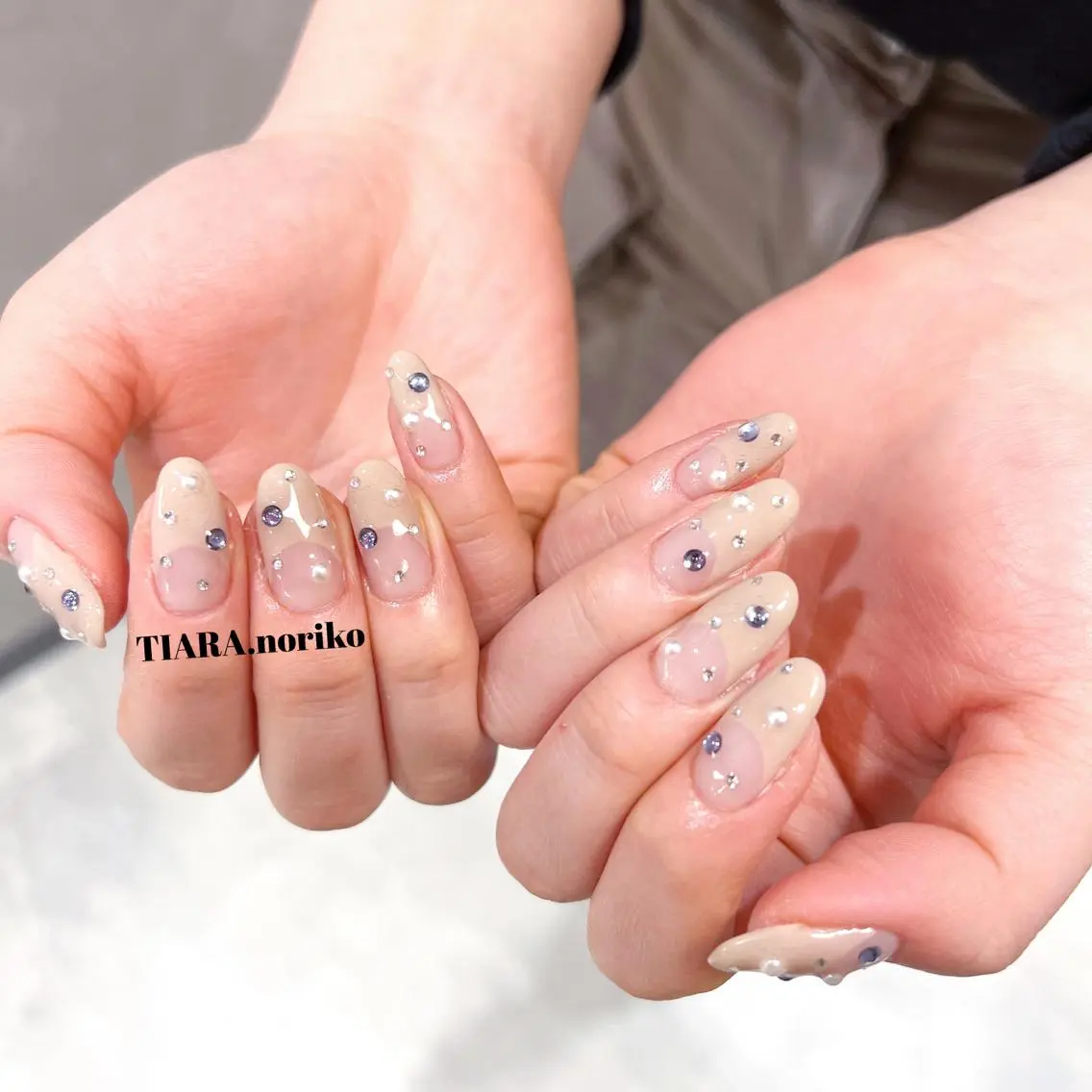 ロング カラー メンズ ネイル ベージュカラー パープルカラー フレンチネイル オフィスネイル パープル TIARA💅🏻 NORIKOのネイルデザイン