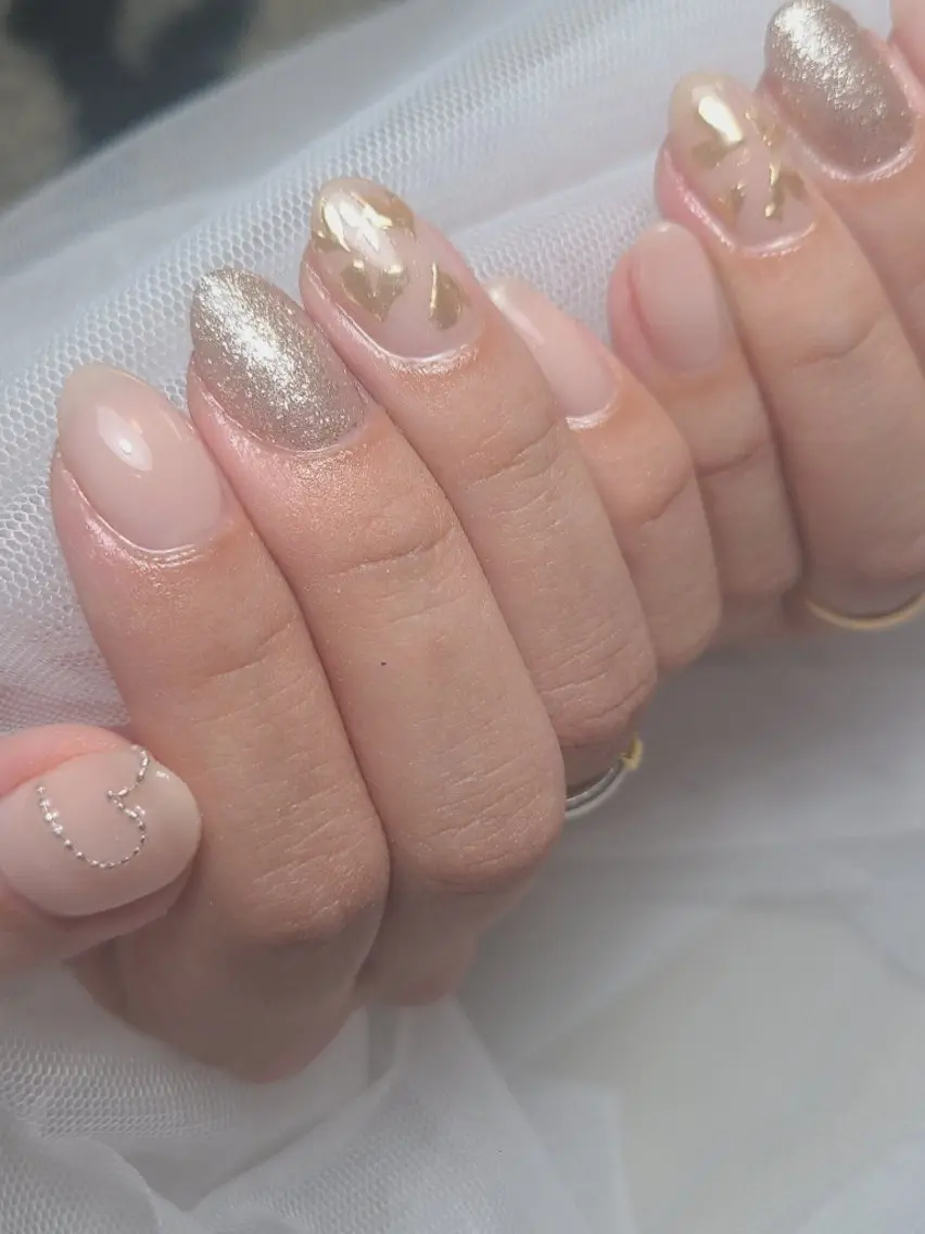 ネイル ジェルネイル ゴールド ハート キラキラネイル 韓国ネイル Nailroom3  古屋のネイルデザイン