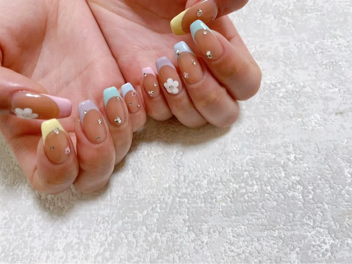 ネイル フラワーネイル フレンチネイル ジェルネイル メンズネイル パラジェル kiki nail たまプラーザのネイルデザイン
