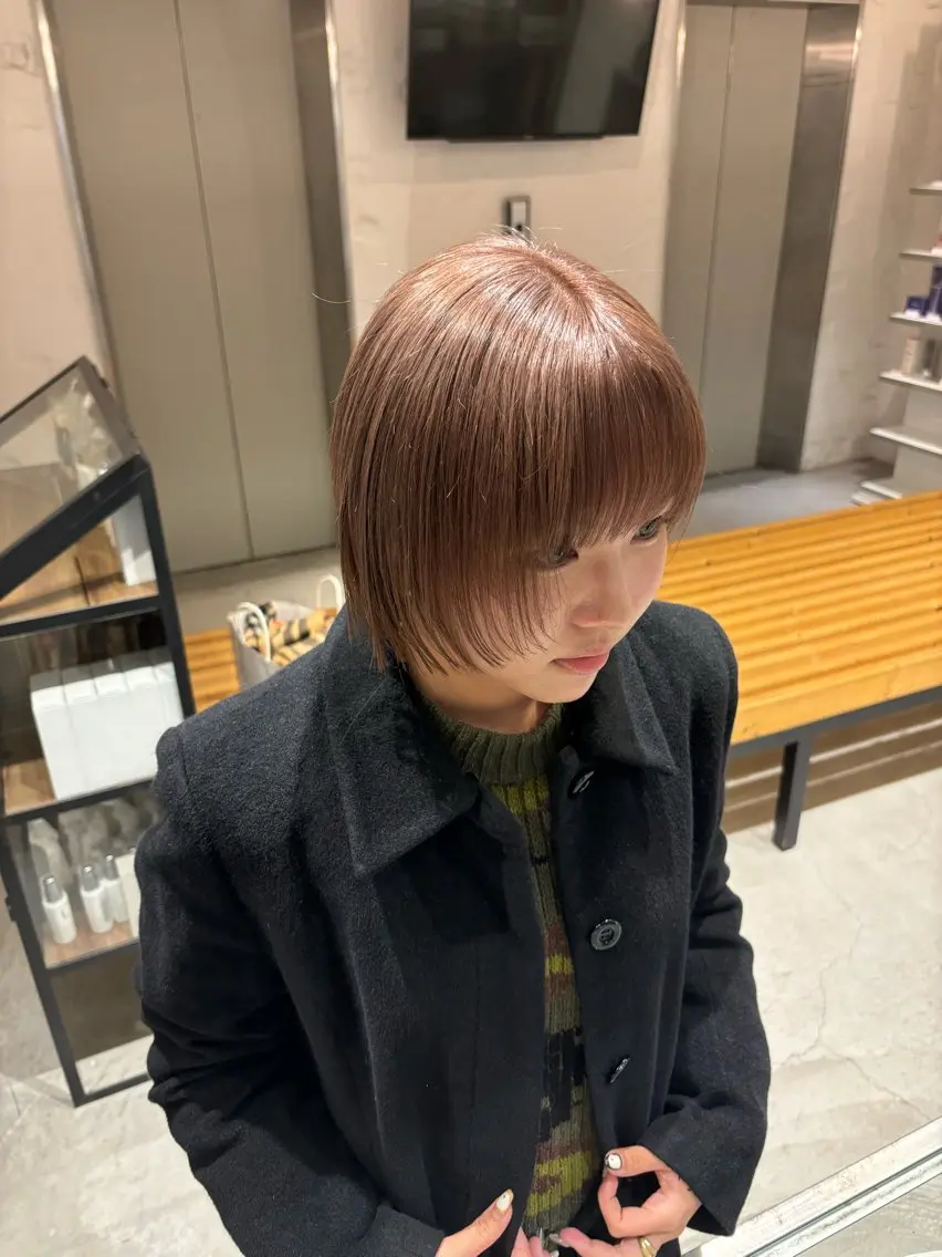 ショート カラー ヘアアレンジ ベージュカラー ブリーチ ダブルカラー ハイトーンカラー ミルクティーベージュ ravens代表 ヒロムのヘアスタイル
