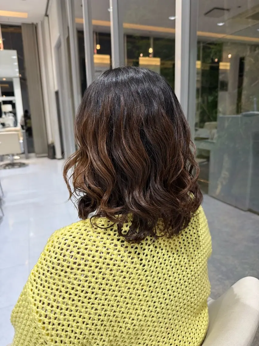 ミディアム 佐々木 麻衣のヘアスタイル
