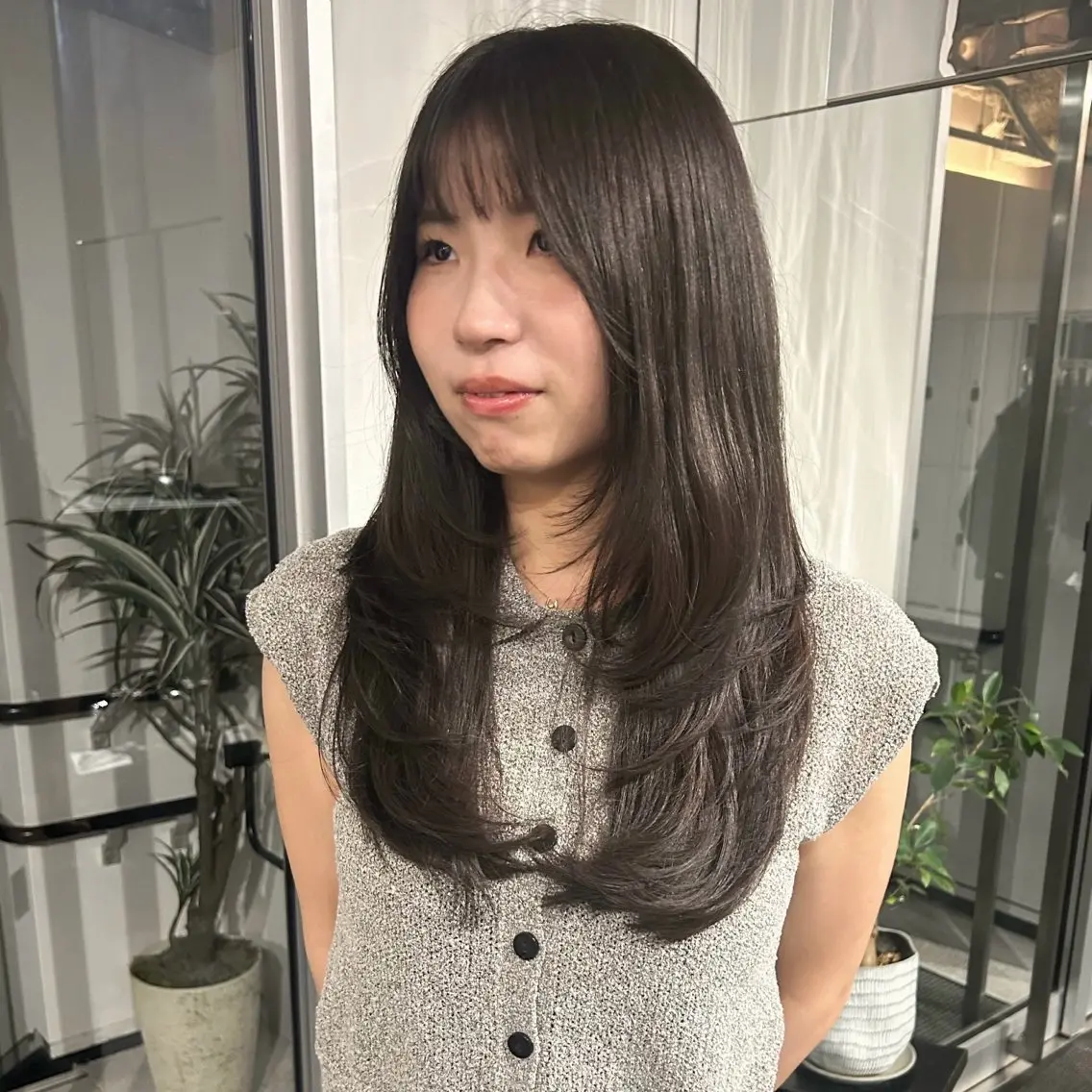 ロング カラー グレージュ レイヤーカット ヘアカラー 雛乃 ヒナノのヘアスタイル
