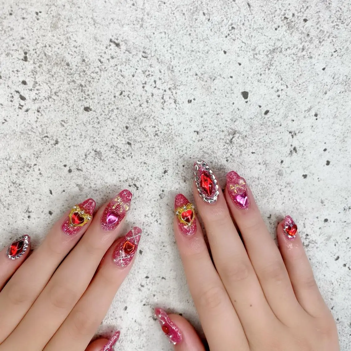 ロング カラー パーマ ヘアアレンジ メンズ キッズ ネイル マツエク・マツパ ピンクカラー カラーマツエク ロング ハート ラメ(グリッター) ハンドネイル Salon Ｋのネイルデザイン