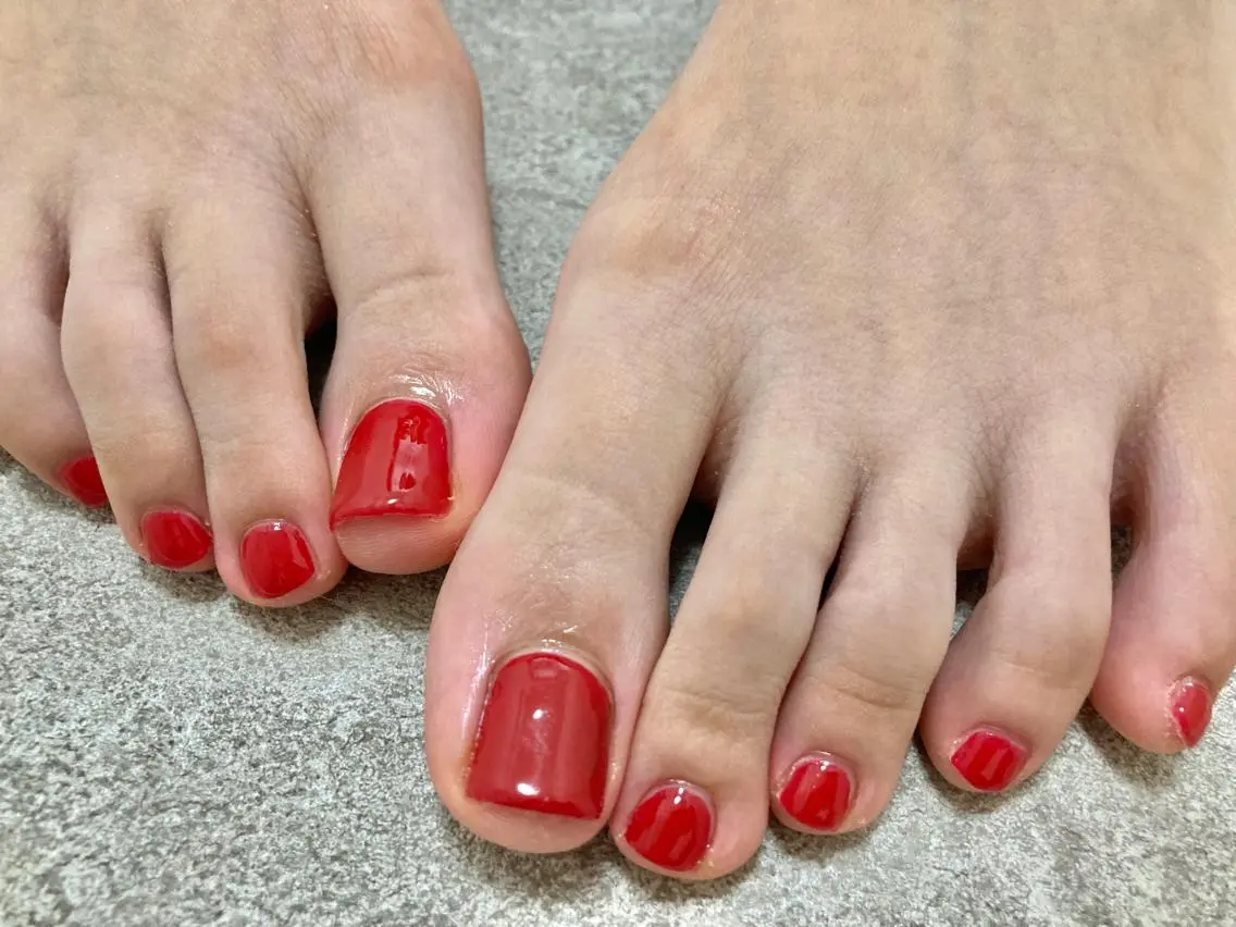ネイル フットネイル 赤色 ハンドネイル mogunail &blowのネイルデザイン