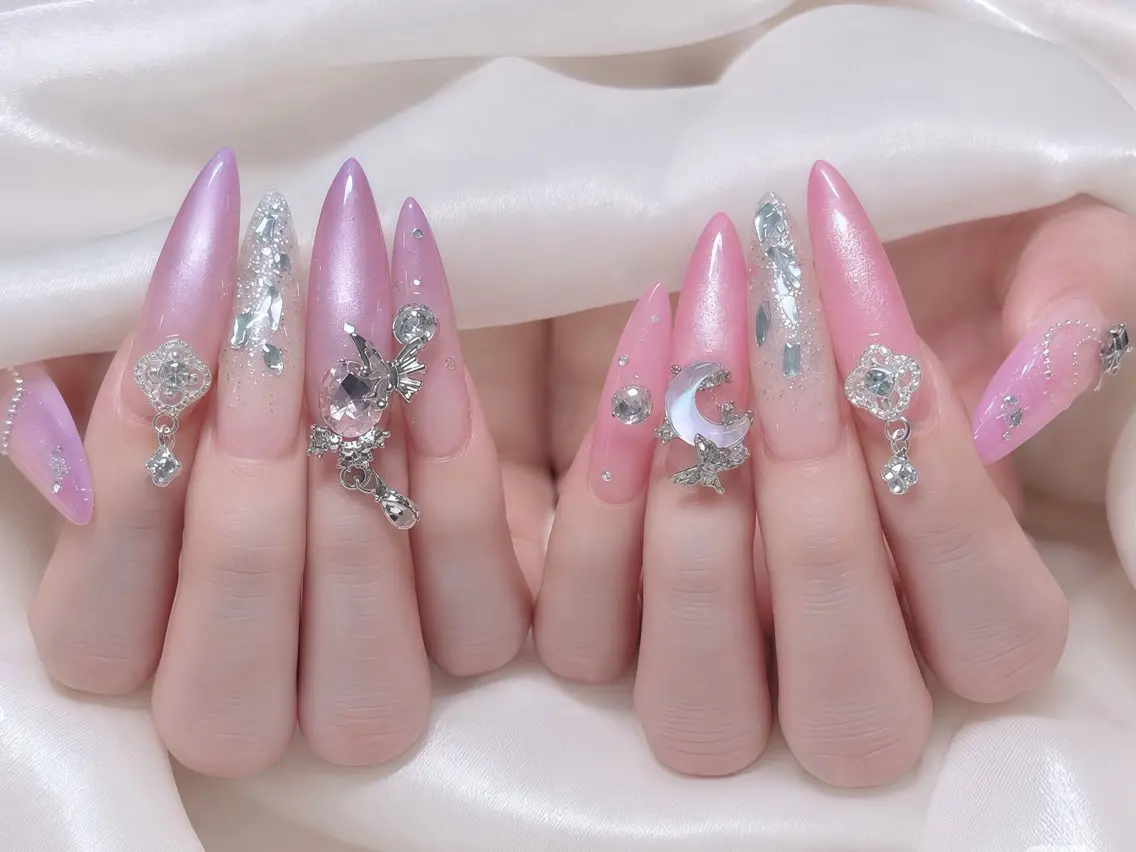 ネイル オーロラネイル チークネイル フットネイル フレンチネイル ジェルネイル ハンドネイル ハンドケア NEW NAIL💞 yuki🔥のネイルデザイン