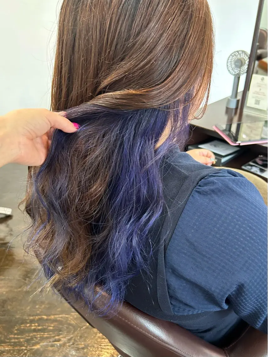 カラー ブルーカラー ブルーラベンダー インナーカラー ラベンダーカラー 坂本 瑞季 🤍 髪質改善のヘアスタイル